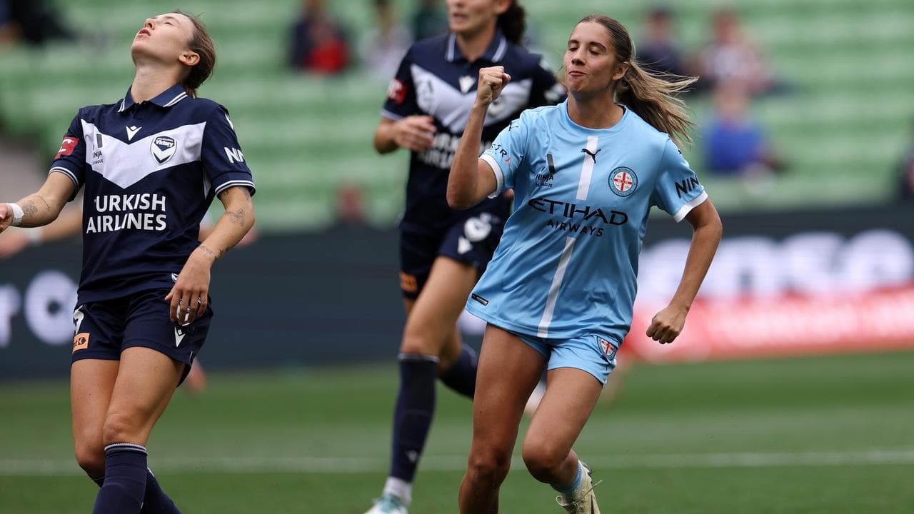 City's Mariana Speckmaier (right).