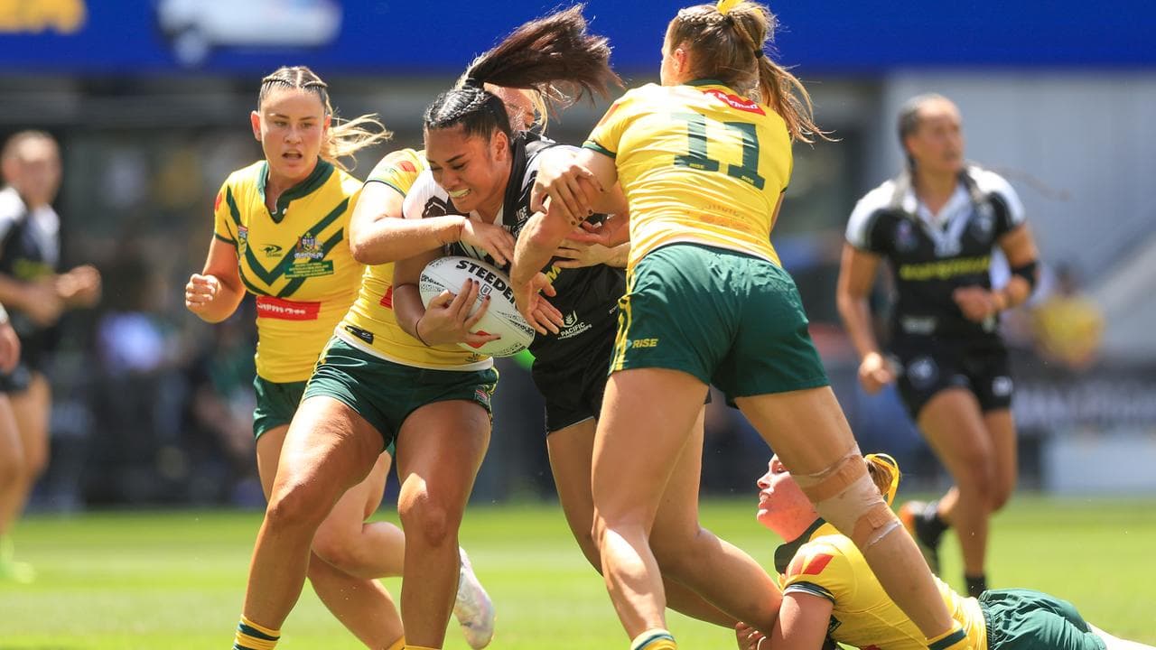 Otesa Pule of the Ferns is tackled.