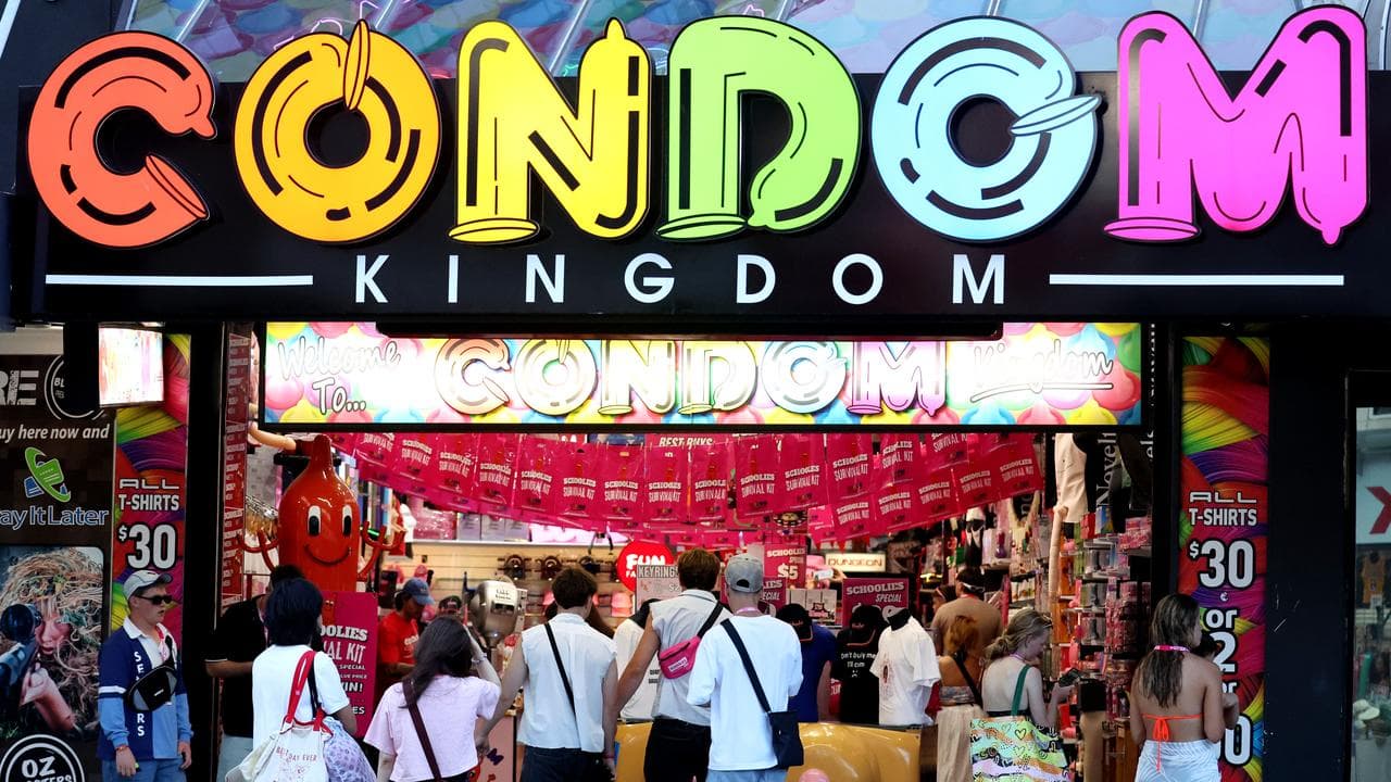 Schoolies at Condom Kingdom in Surfers Paradise