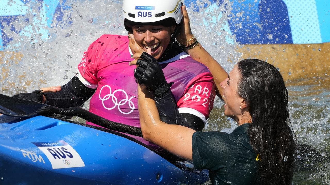 Noemie and Jessica Fox.