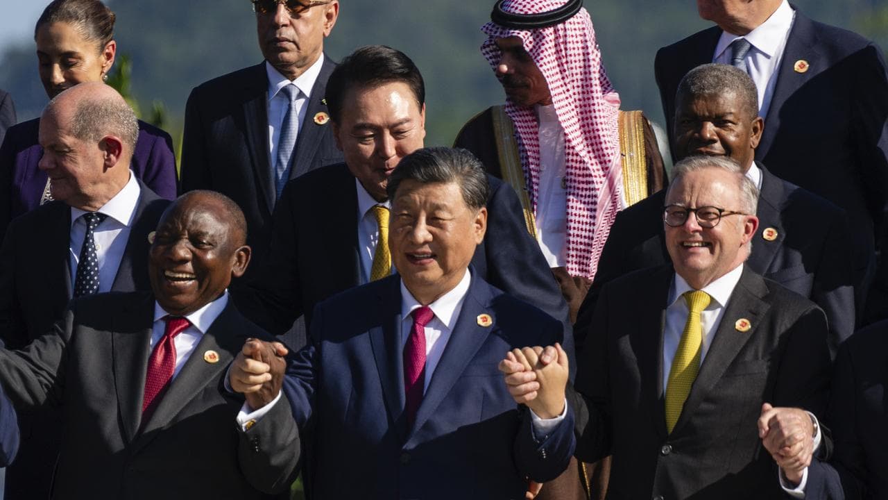Leaders pose for a photo at the G20 summit