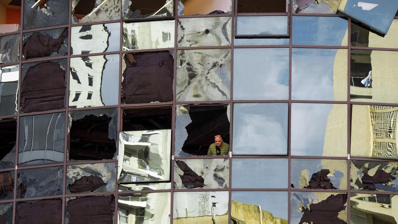 Israeli building Ramat Gan hit by a rocket fired from Lebanon