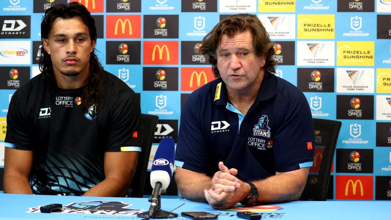 Des Hasler ( Right ) and Tino Faasuamaleaui.
