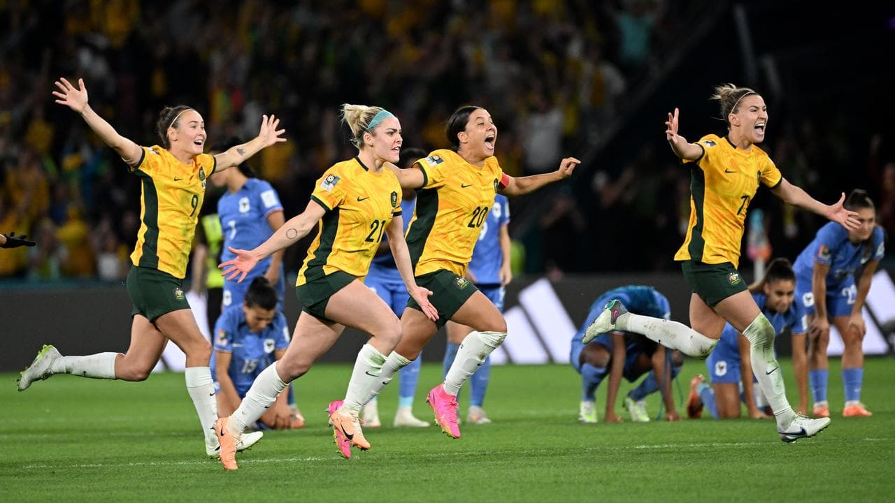 (L-R) Caitlin Foord, Ellie Carpenter, Sam Kerr and Steph Catley.