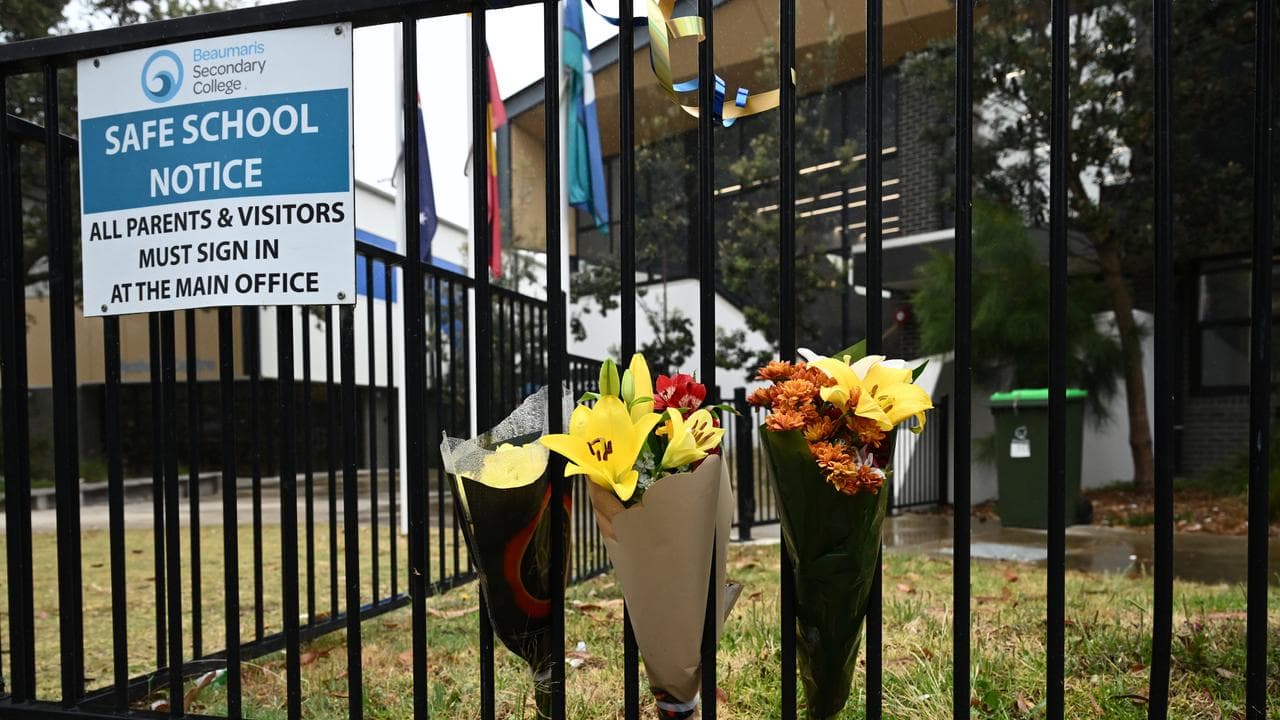 Tributes to Bianca Jones and Holly Bowles