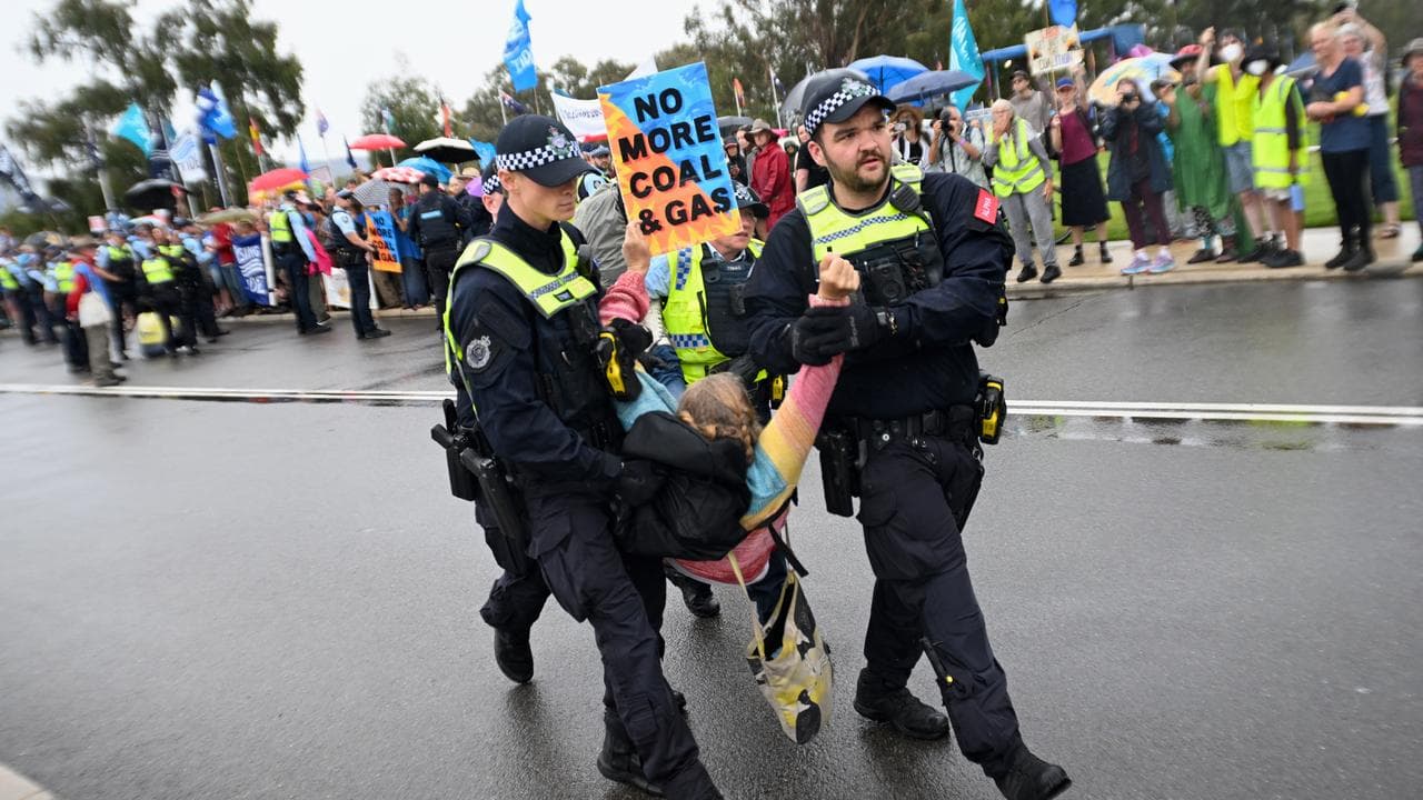 Prostesters outside Parliament House