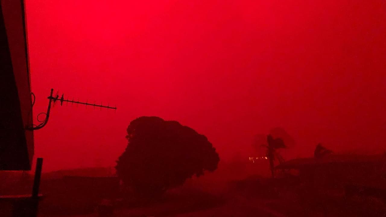 a red sky as bushfires approach Mallacoota in December 2019