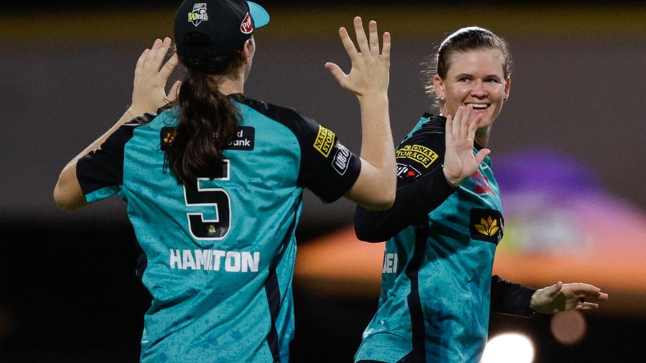 Brisbane Heat captain Jess Jonassen (right).