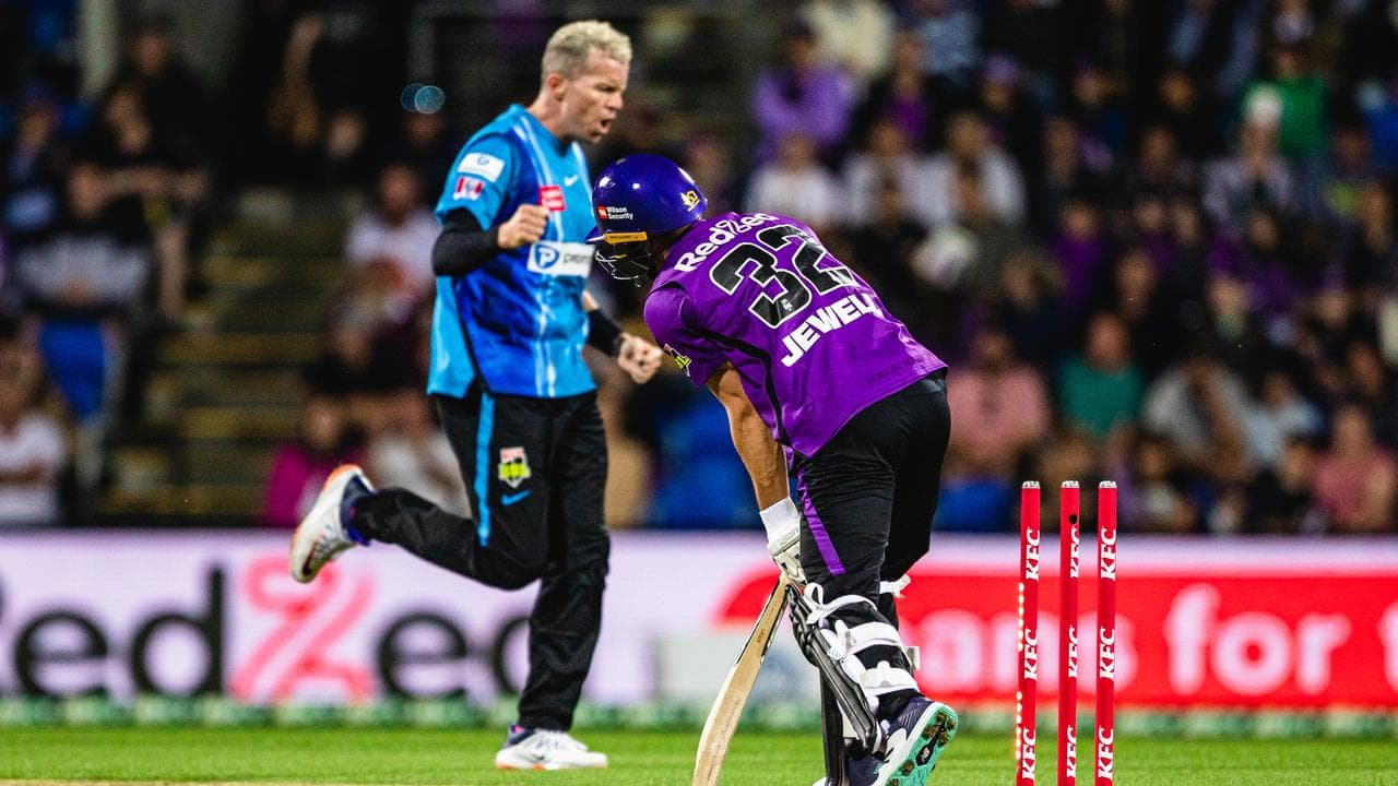 Peter Siddle and Caleb Jewell.