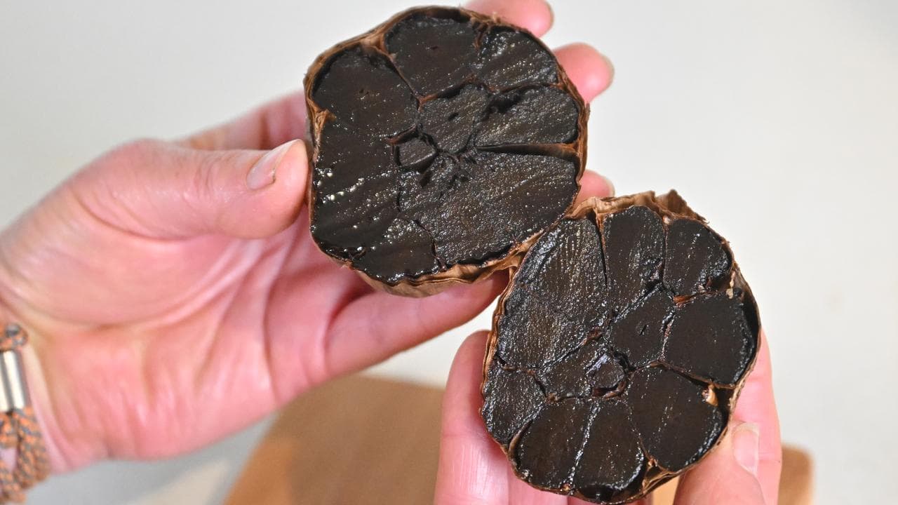 Garlicious grown black garlic