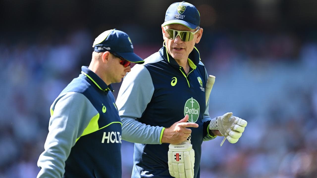 Andrew McDonald (right) won't be rushing Steve Smith.