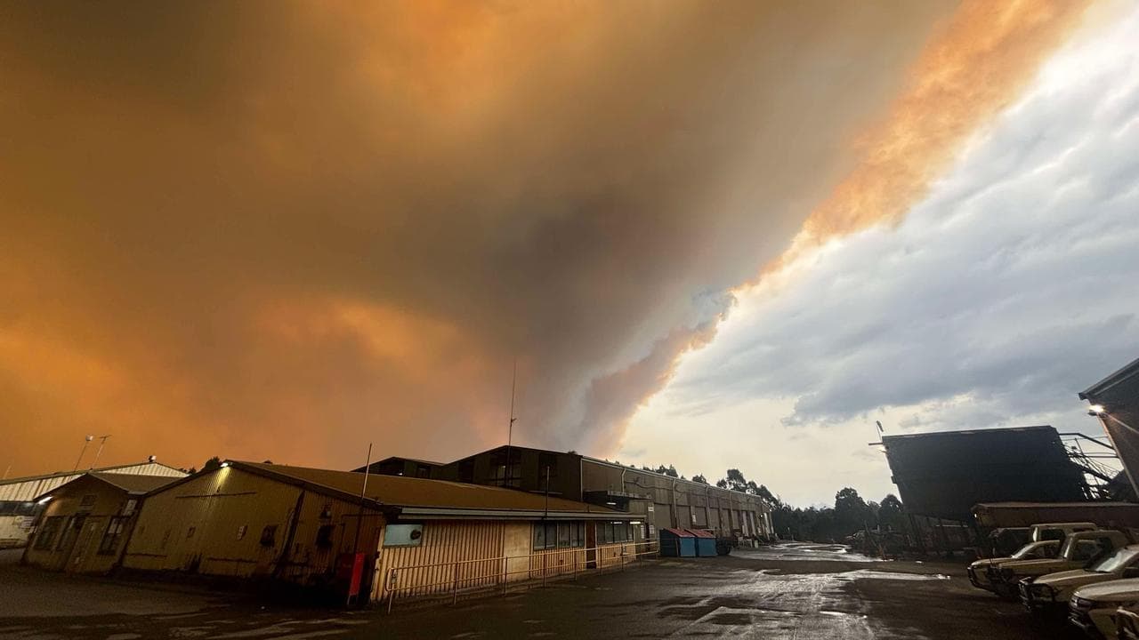Smoke from out-of-control bushfires