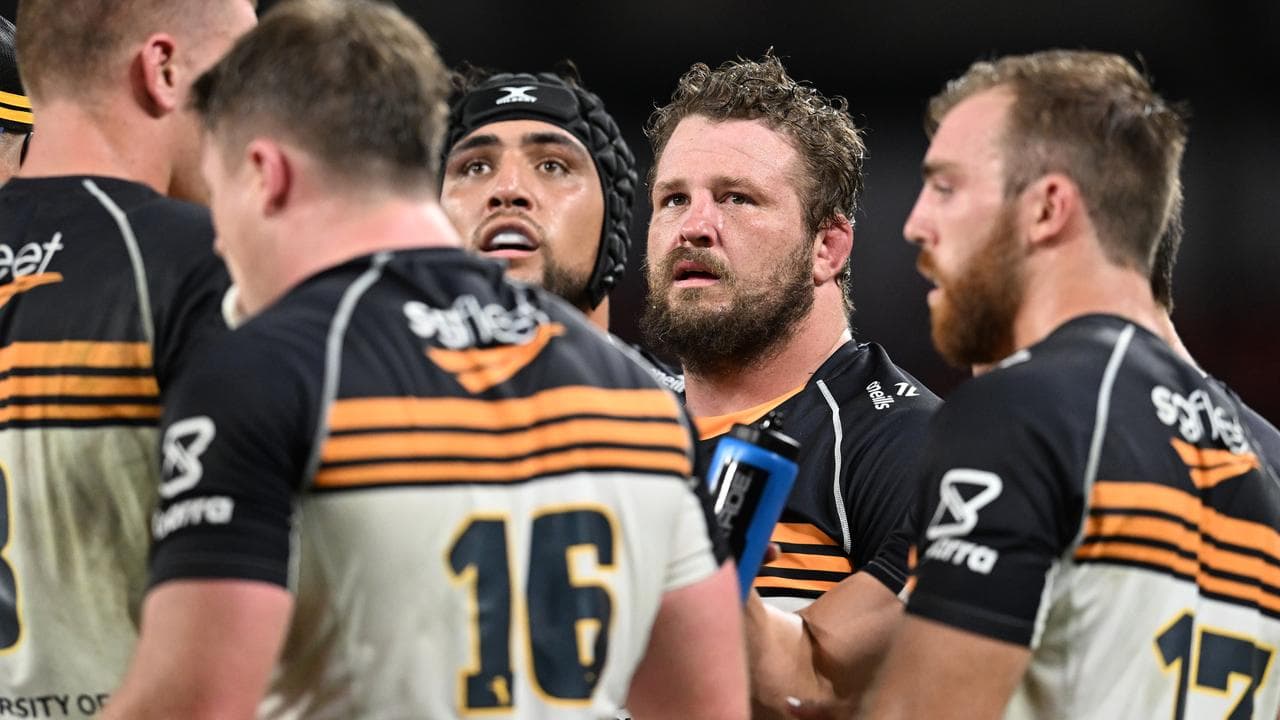 Brumbies star James Slipper (centre)
