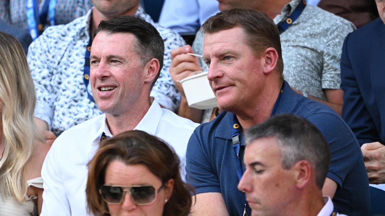 (L-R) Craig McRae and Michael Voss.