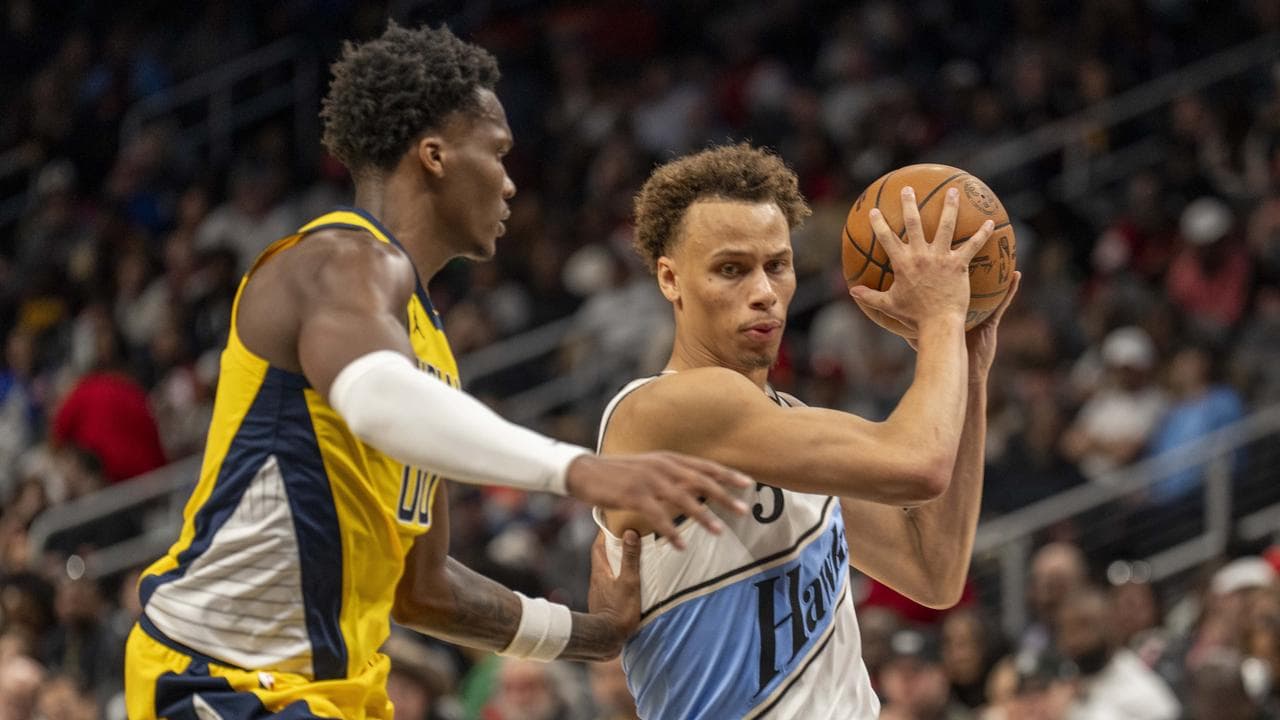 Dyson Daniels (right)