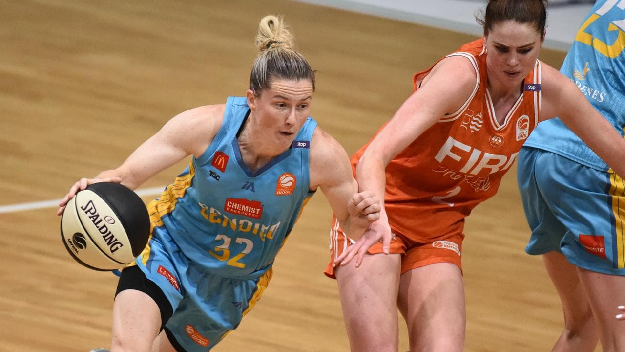 Sami Whitcomb (left)