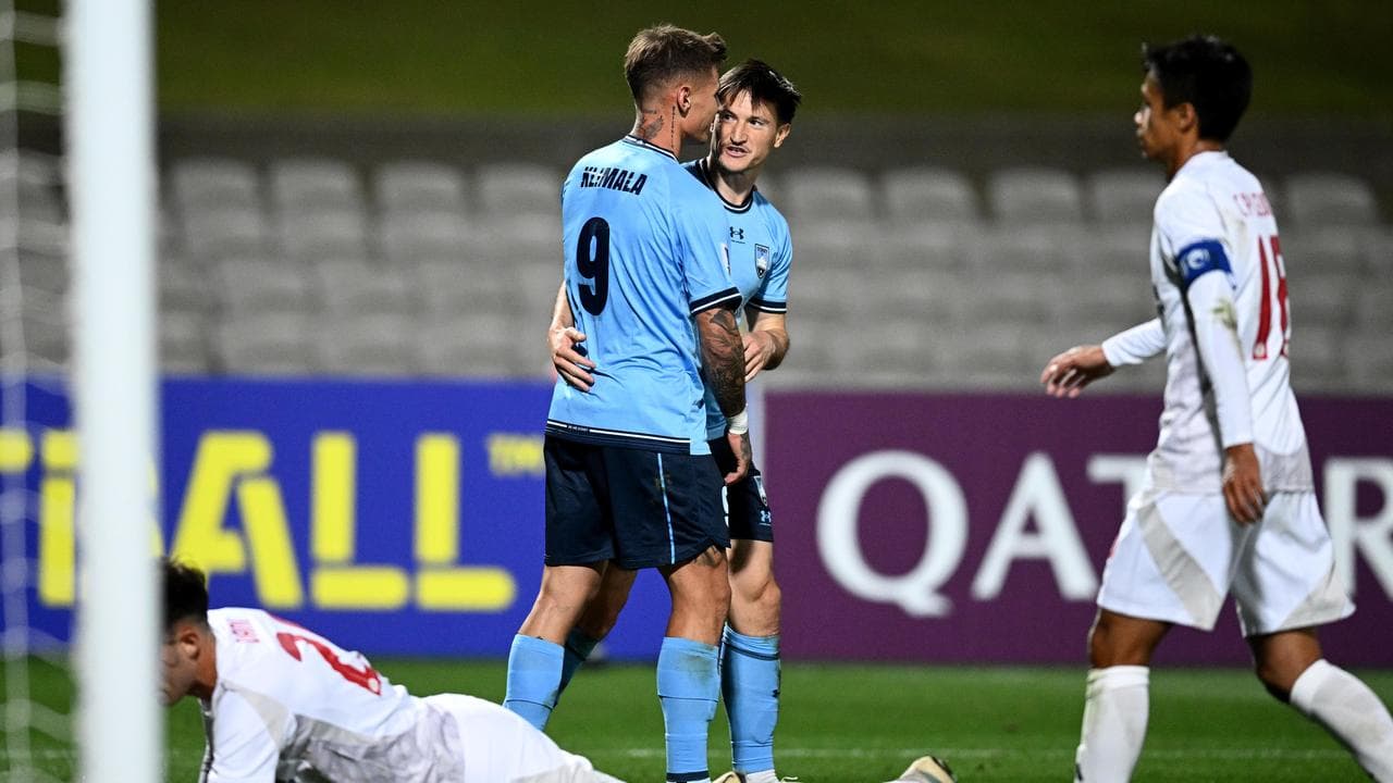 Joe Lolley celebrates with Patryk Klimala.
