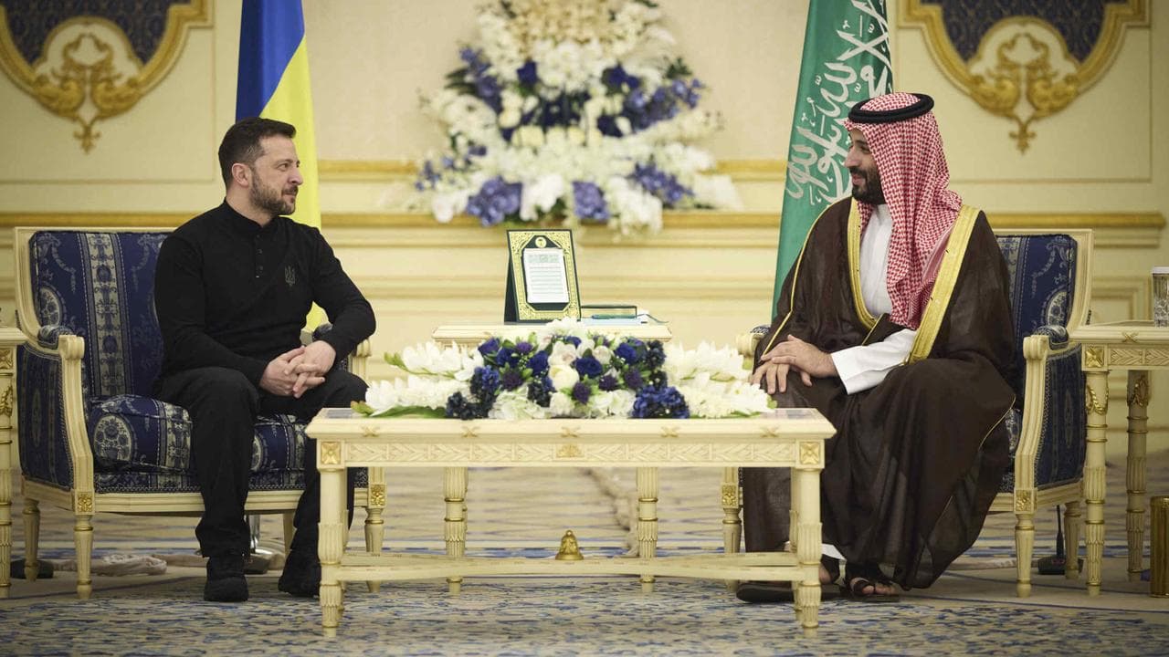 Volodymyr Zelenskiy meets Crown Prince Mohammed bin Salman in Jeddah