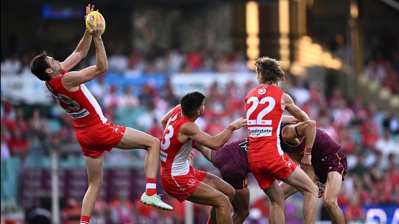 Joel Hamling of the Swans.