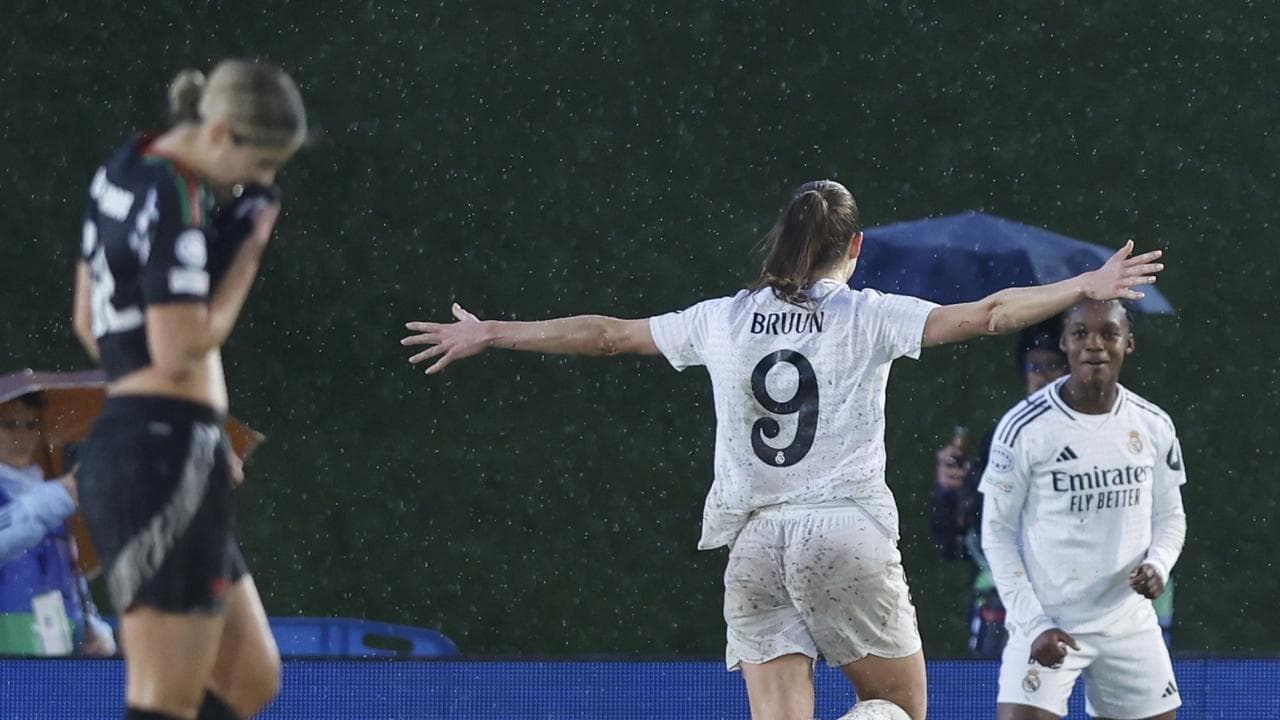 Kyra Cooney-Cross, Signe Bruun, Linda Caicedo