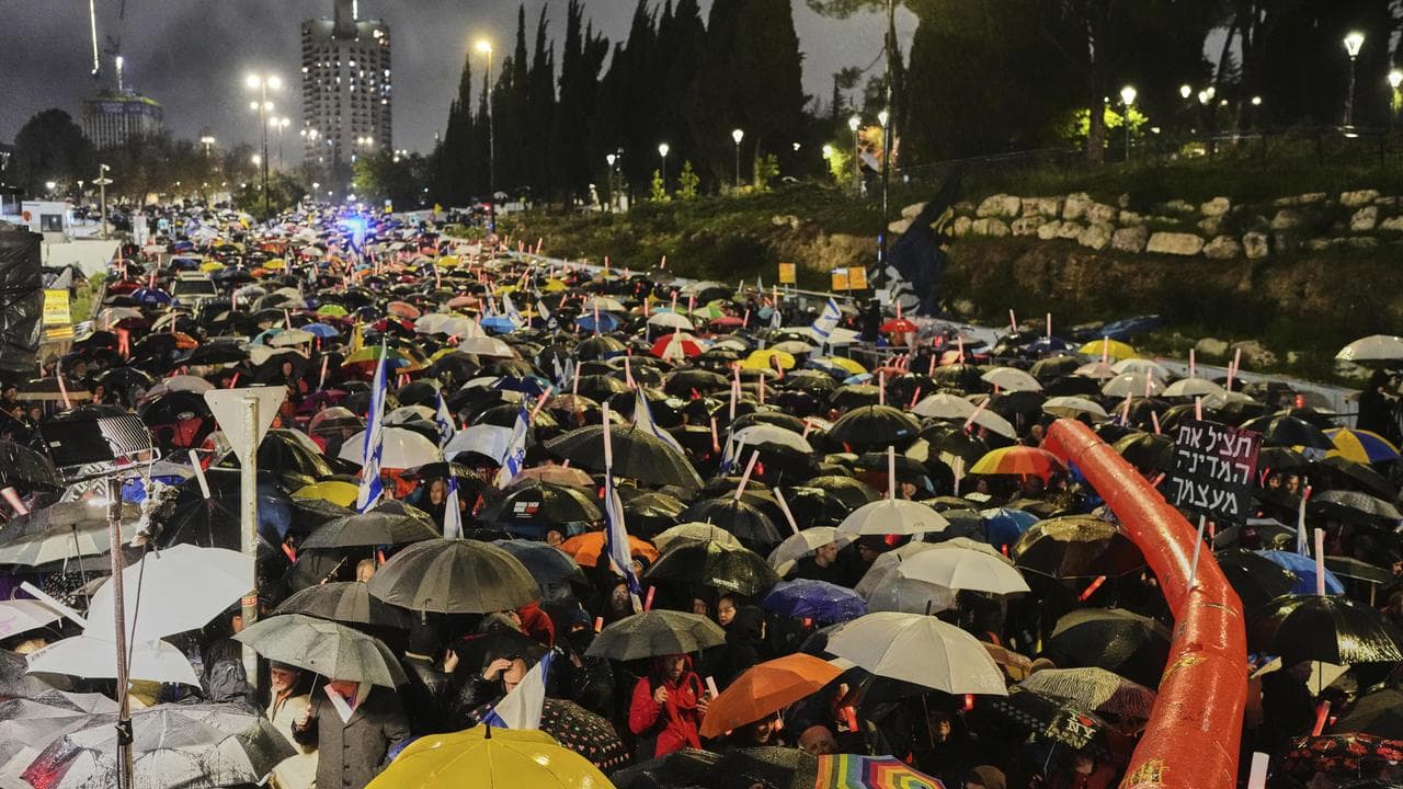 Israelis rally against Prime Minister Benjamin Netanyahu in Jerusalem