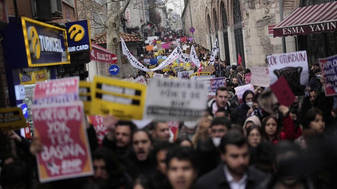 Students march in Istanbul against the arrest of Ekrem Imamoglu