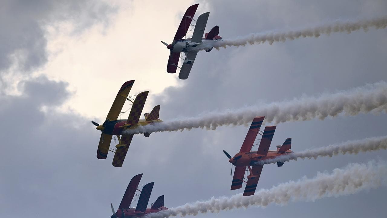SkyAces Formation Aerobatic Team at the Avalon Airshow