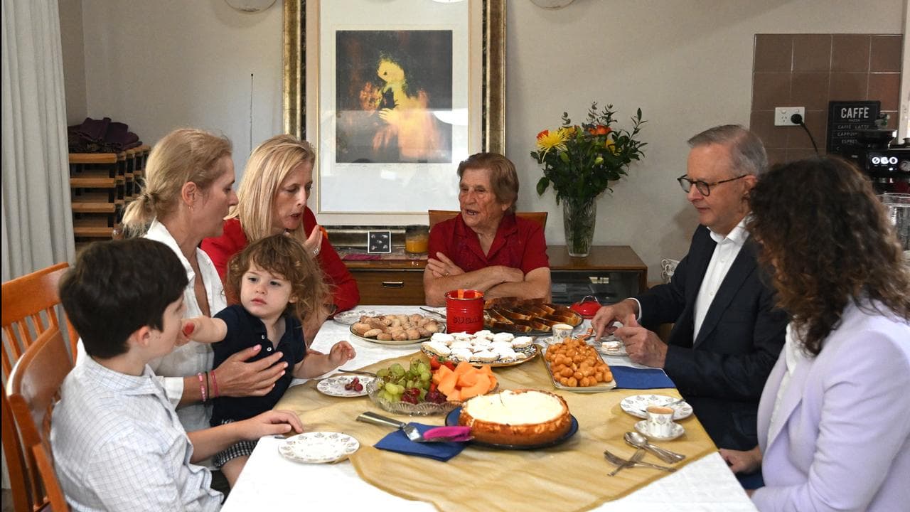 Anthony Albanese on campaign trail