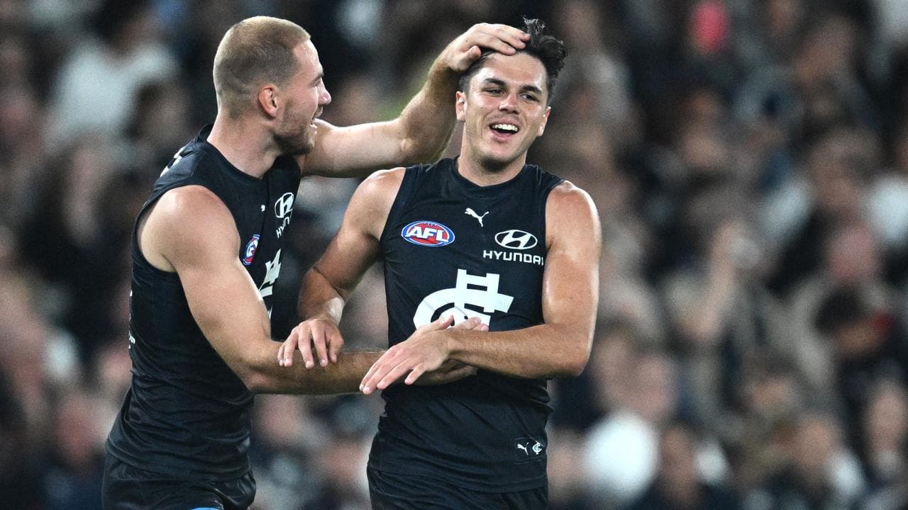 (L-R) Harry McKay and Elijah Hollands.