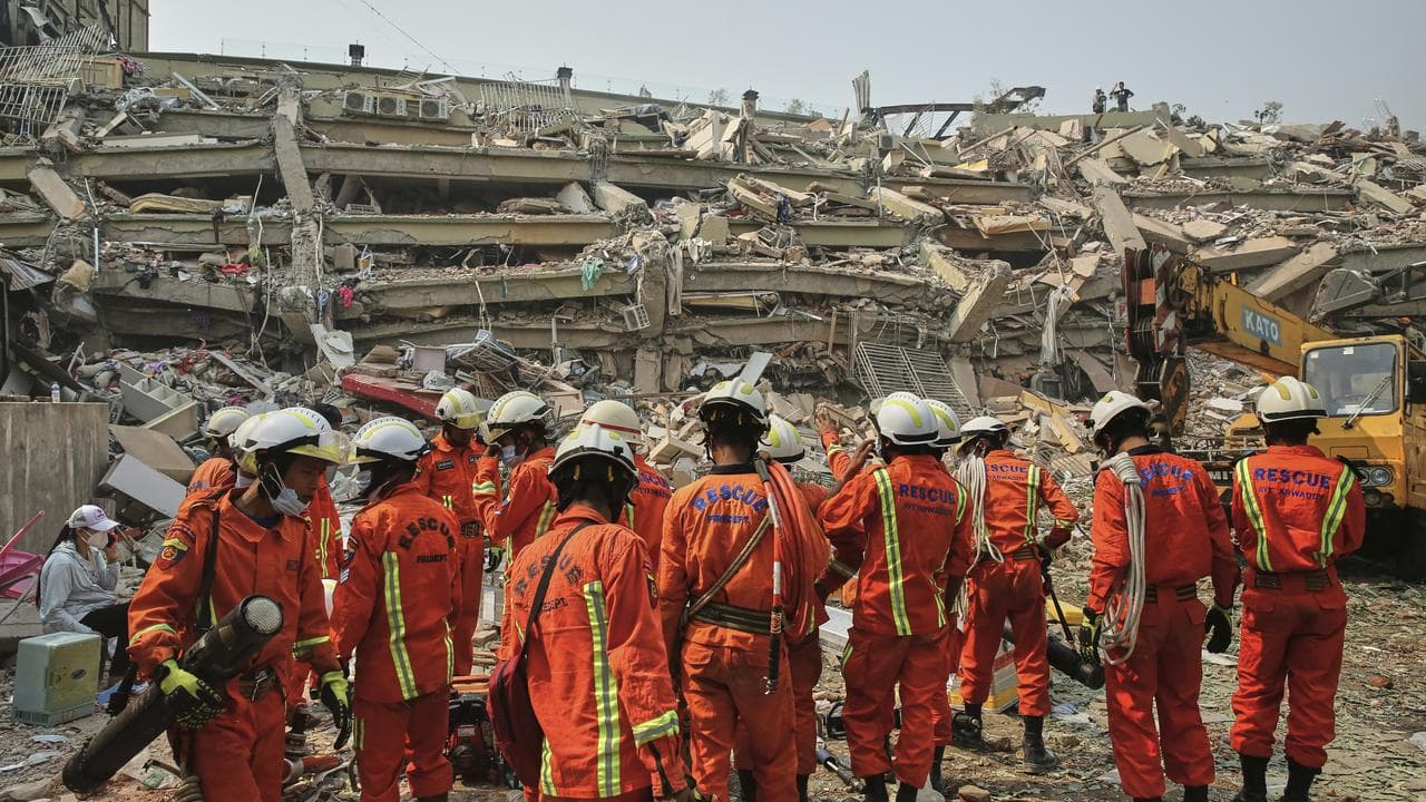 Rescue workers in Mandalay 