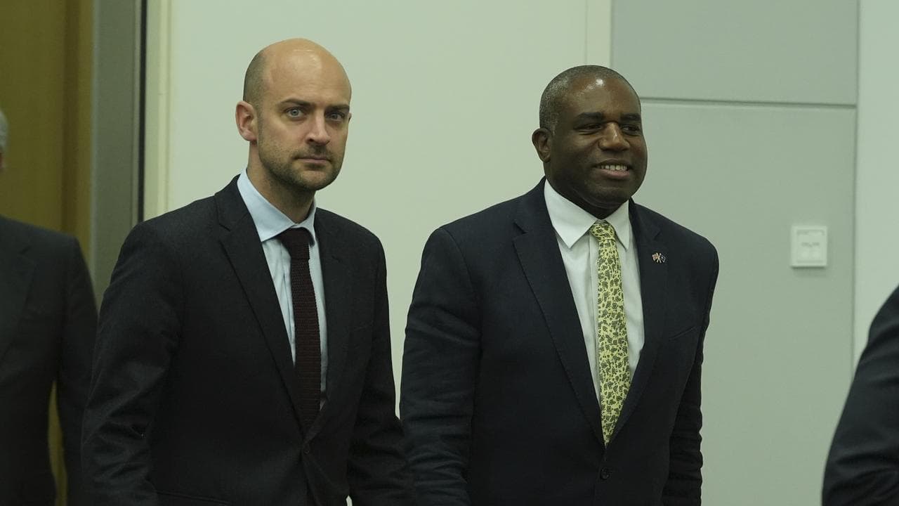 French's Jean-Noel Barrot and Britain's David Lammy in Brussels