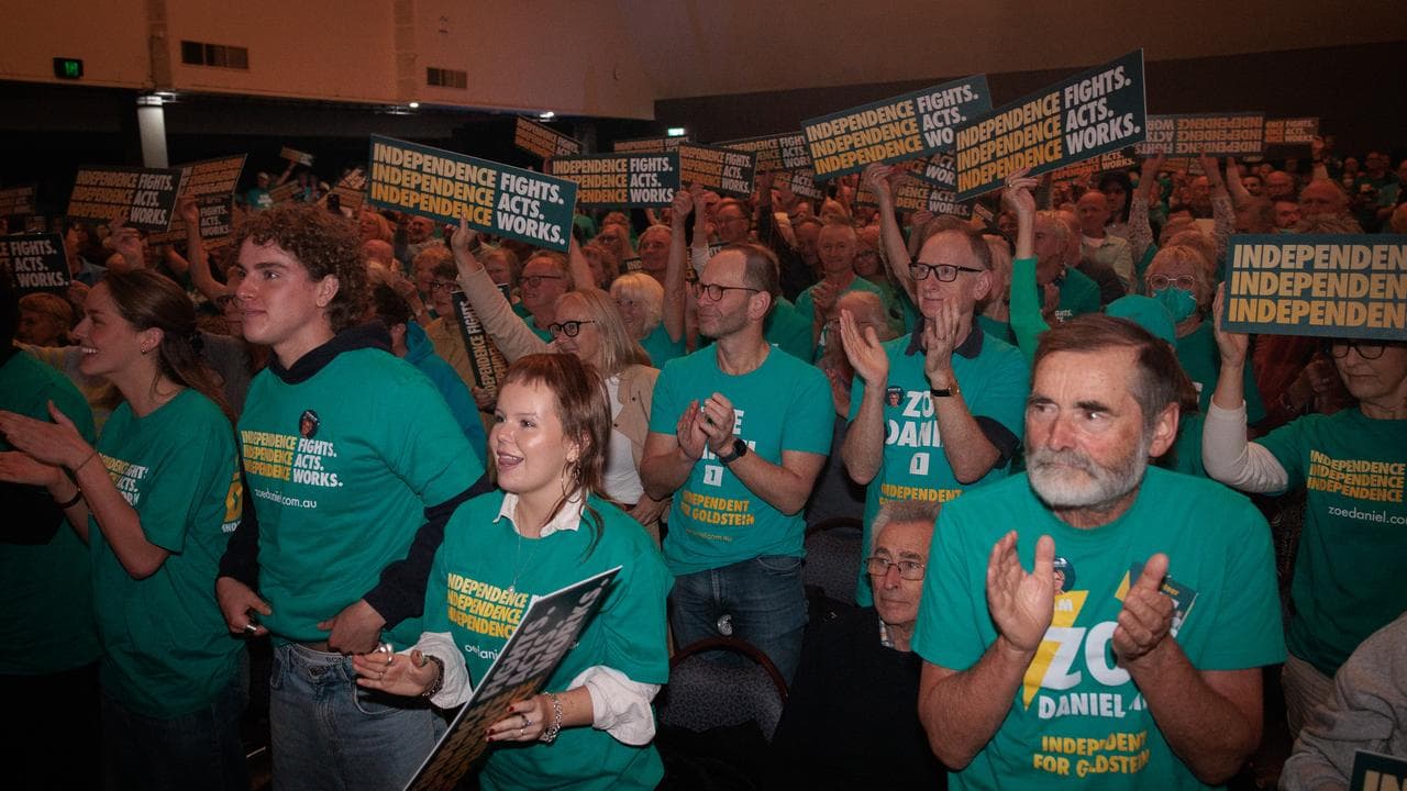 Crowds celebrate Zoe Daniel campaign launch