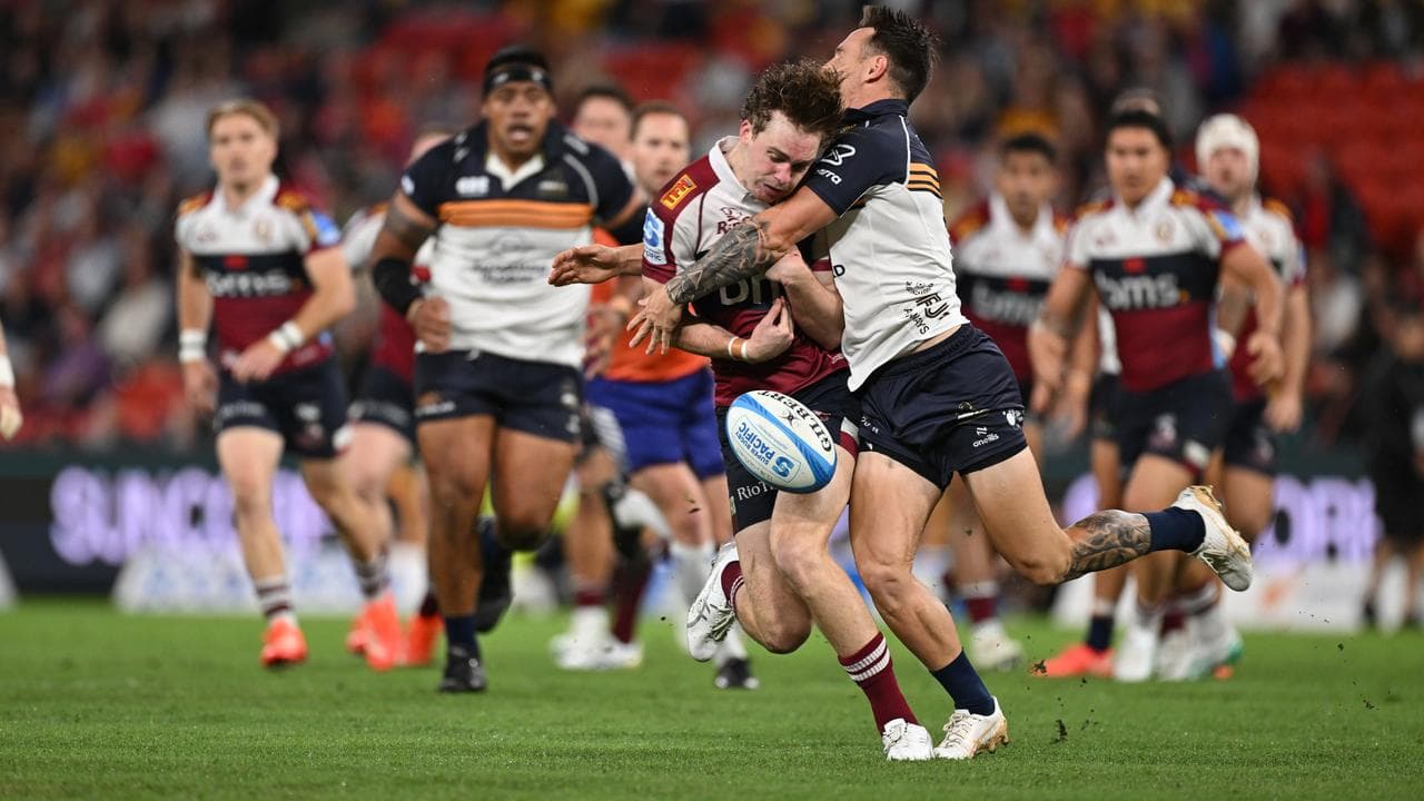 tackle by Corey Toole on Tim Ryan.