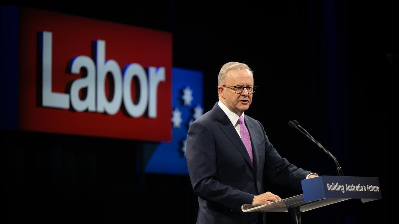 Mr Albanese makes a speech during the election campaign.