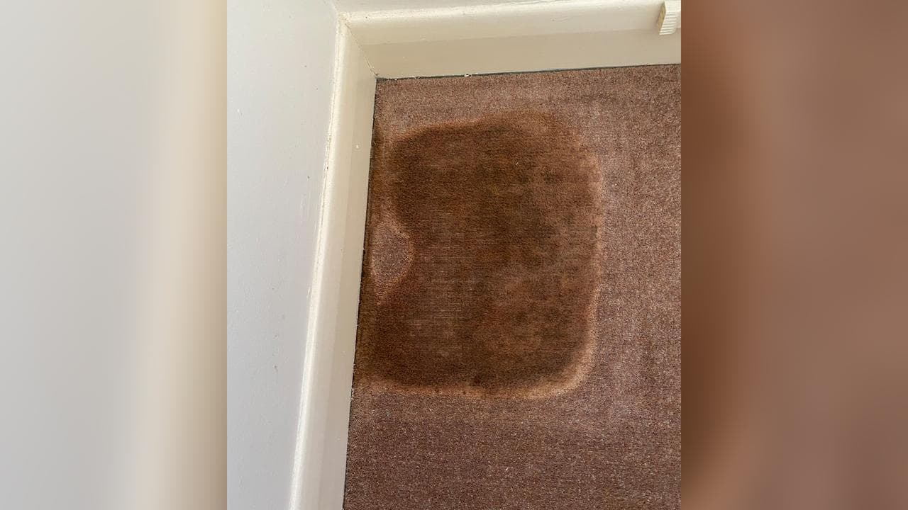 A mould-riddled Aboriginal health building