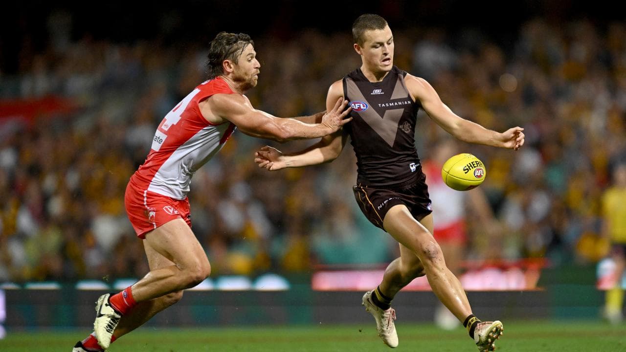 Jack Ginnivan (right)