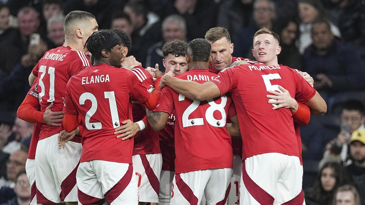Nottingham Forest players celebrating.