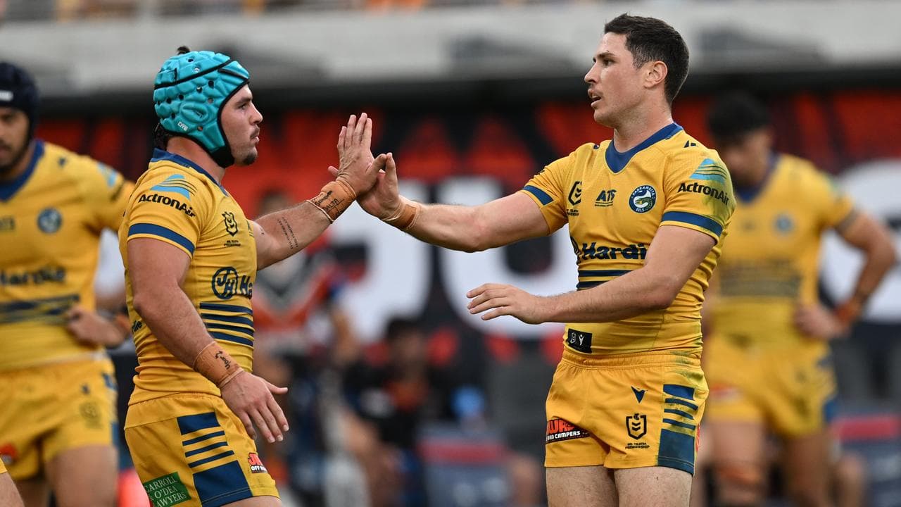 (L-R) Ryley Smith and Mitchell Moses.