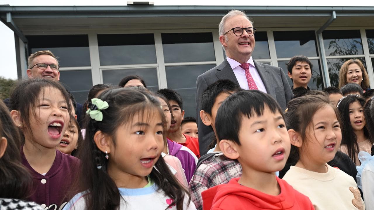 Anthony Albanese and Chinese language students
