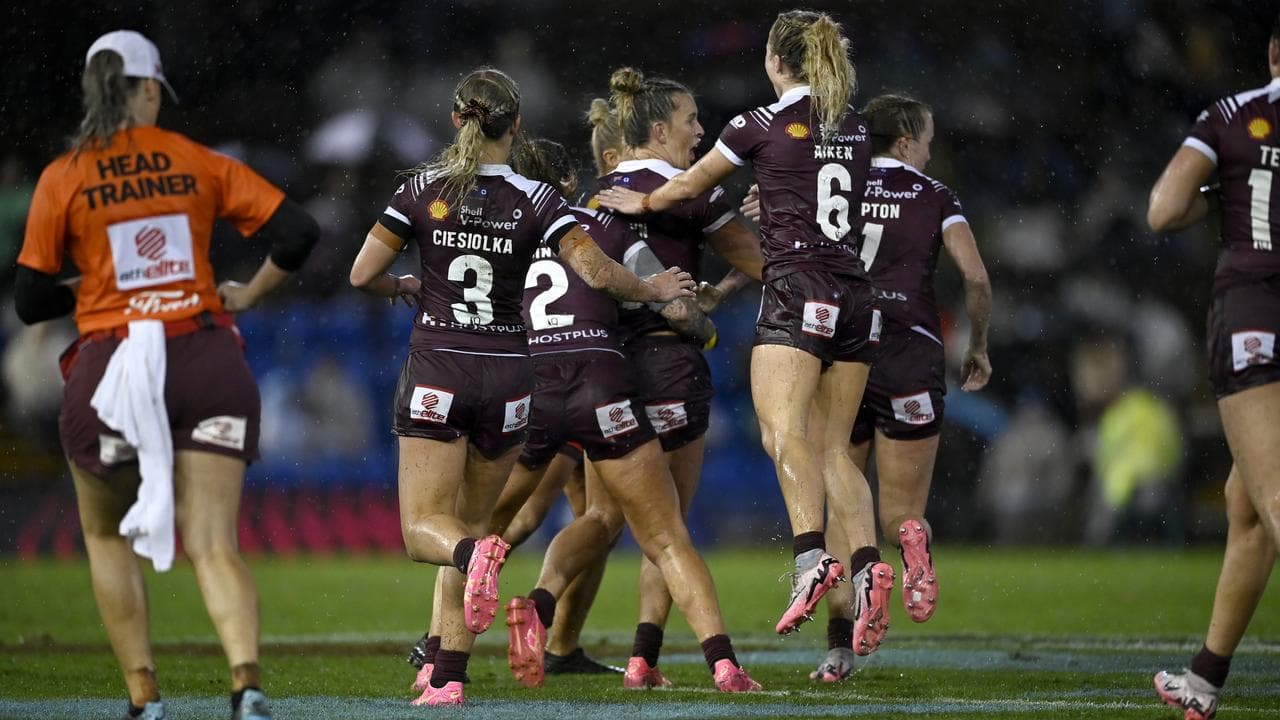 Celebrating Queensland players.