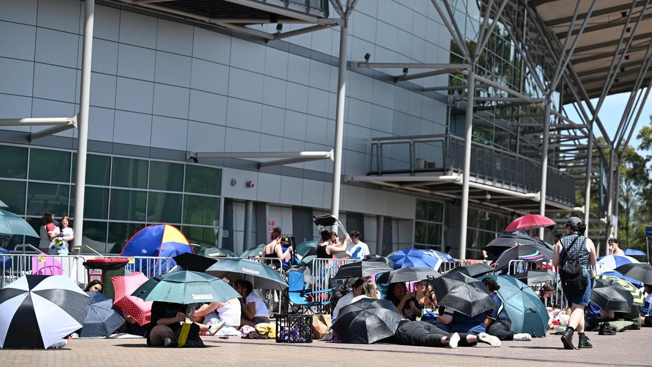BILLIE EILISH CROWDS