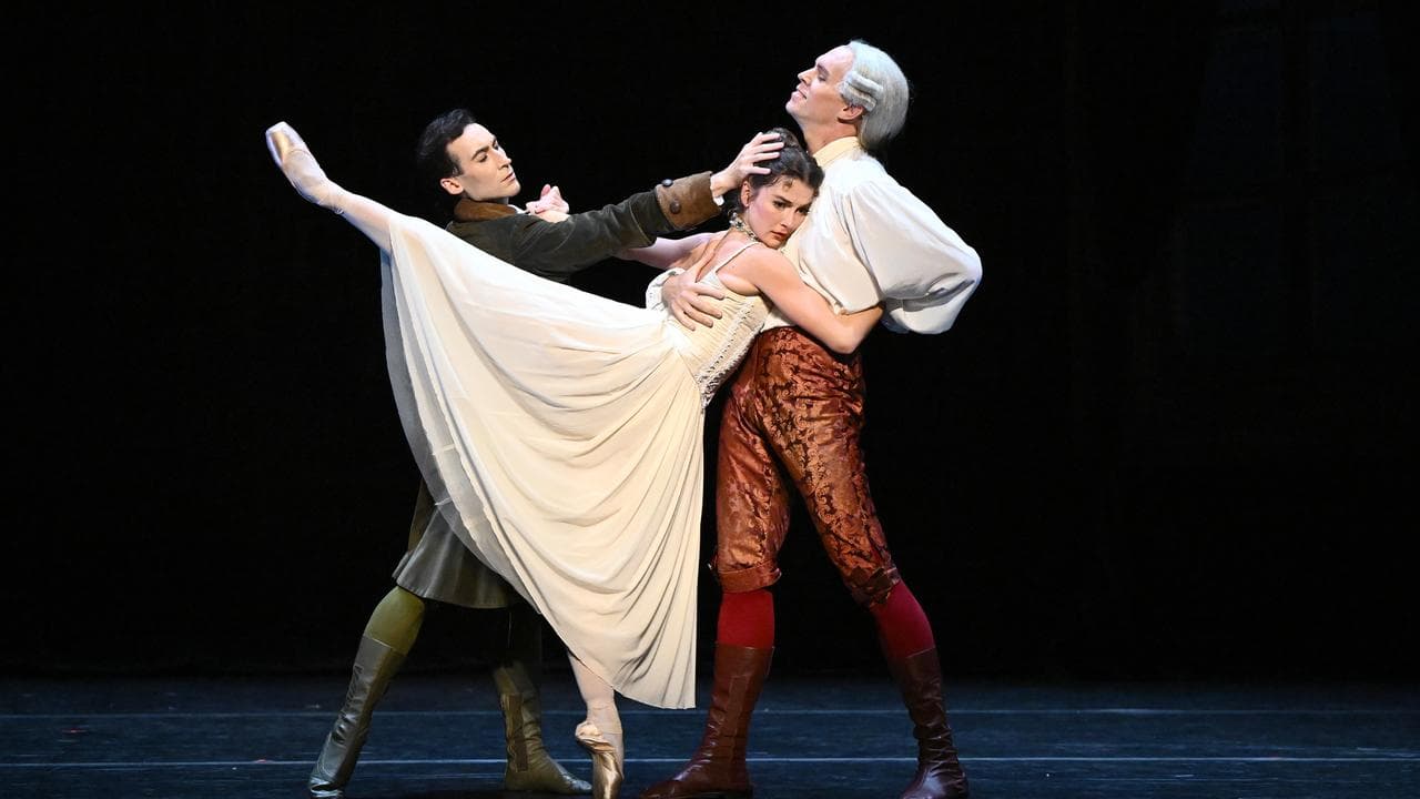 BALLET MANON DRESS REHEARSAL