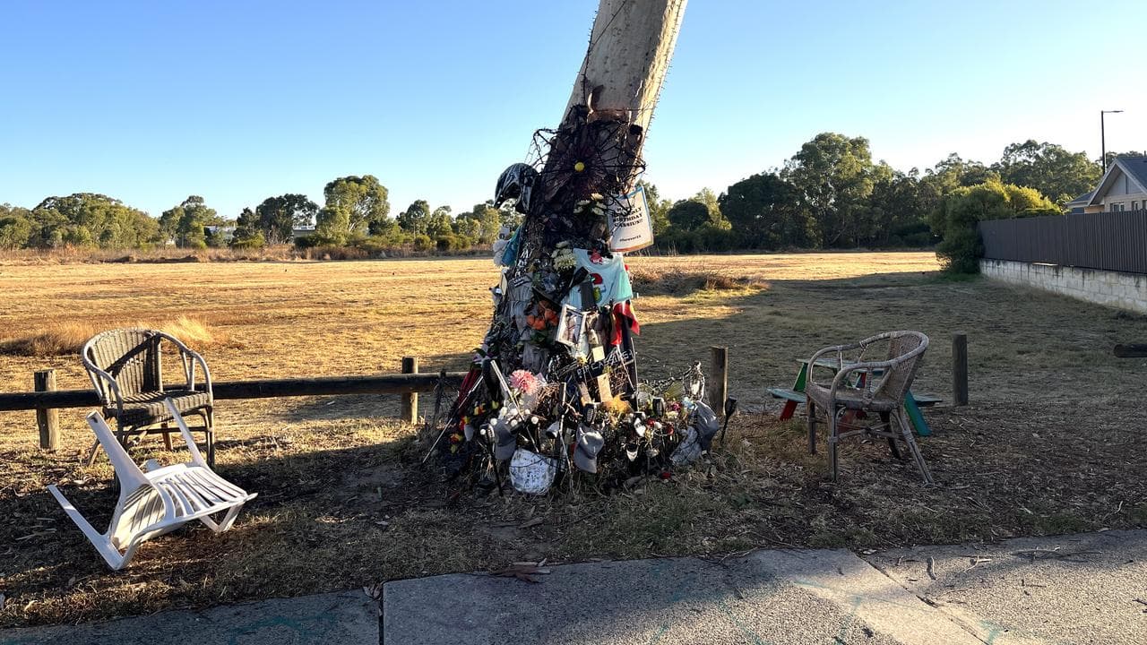 Memorial where Cassius was fatally struck (file)