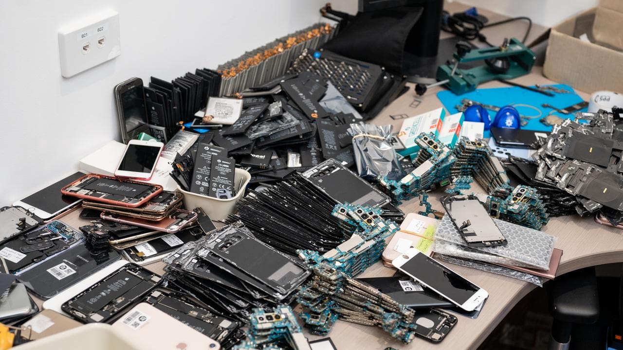 DV Safe Phone parts.