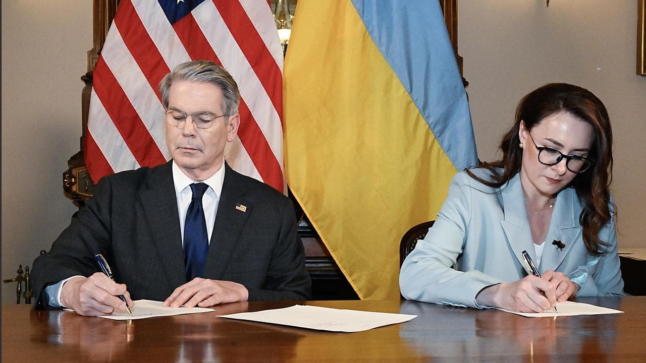 Scott Bessant and Ukraine's Deputy Prime Minister Yulia Svyrydenko