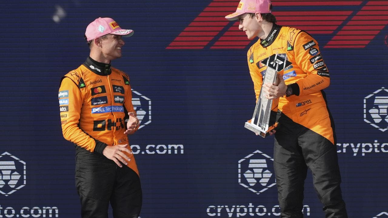 Lando Norris (left) and Oscar Piastri