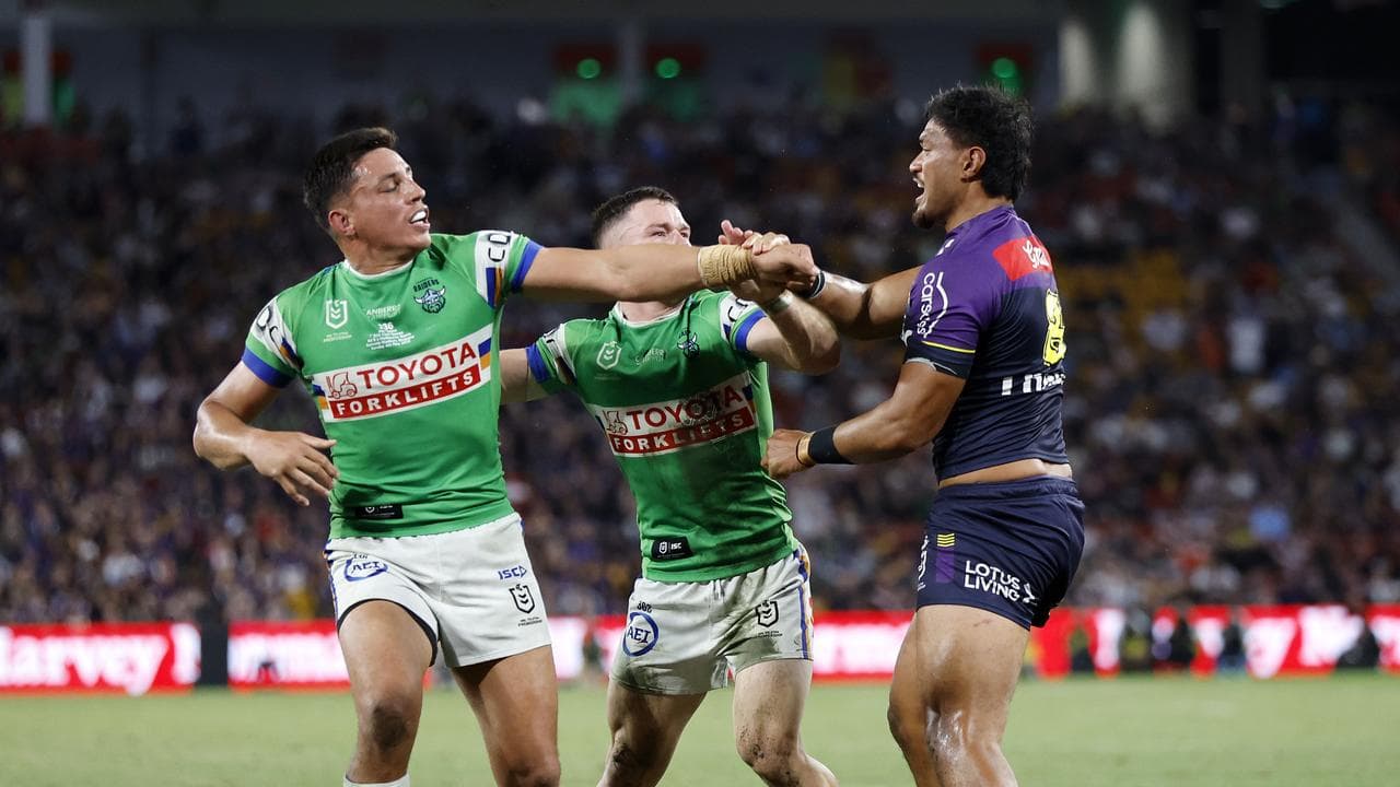 Melbourne prop Stefano Utoikamanu (right)