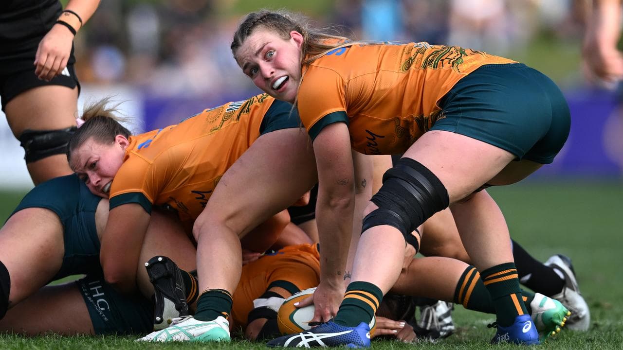 Kaitlan Leaney (right)