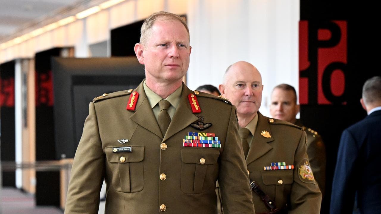 Major General Stephen Jobson (left)