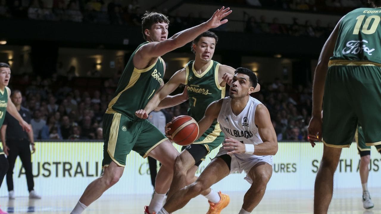 Australia v New Zealand at basketball